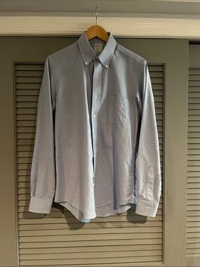 Classic Light Blue Men's Brooks Brothers Button-Down Oxford Shirt